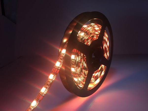 RGB LED-list med fjärrkontroll, 60 LEDs på 2m, 16 lägen - Smartiq